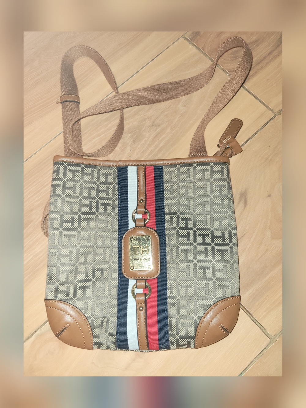2️⃣for💲125‼️TommyHilfiger Beige Monogram Crossbody with Red,White & Blue Stripe